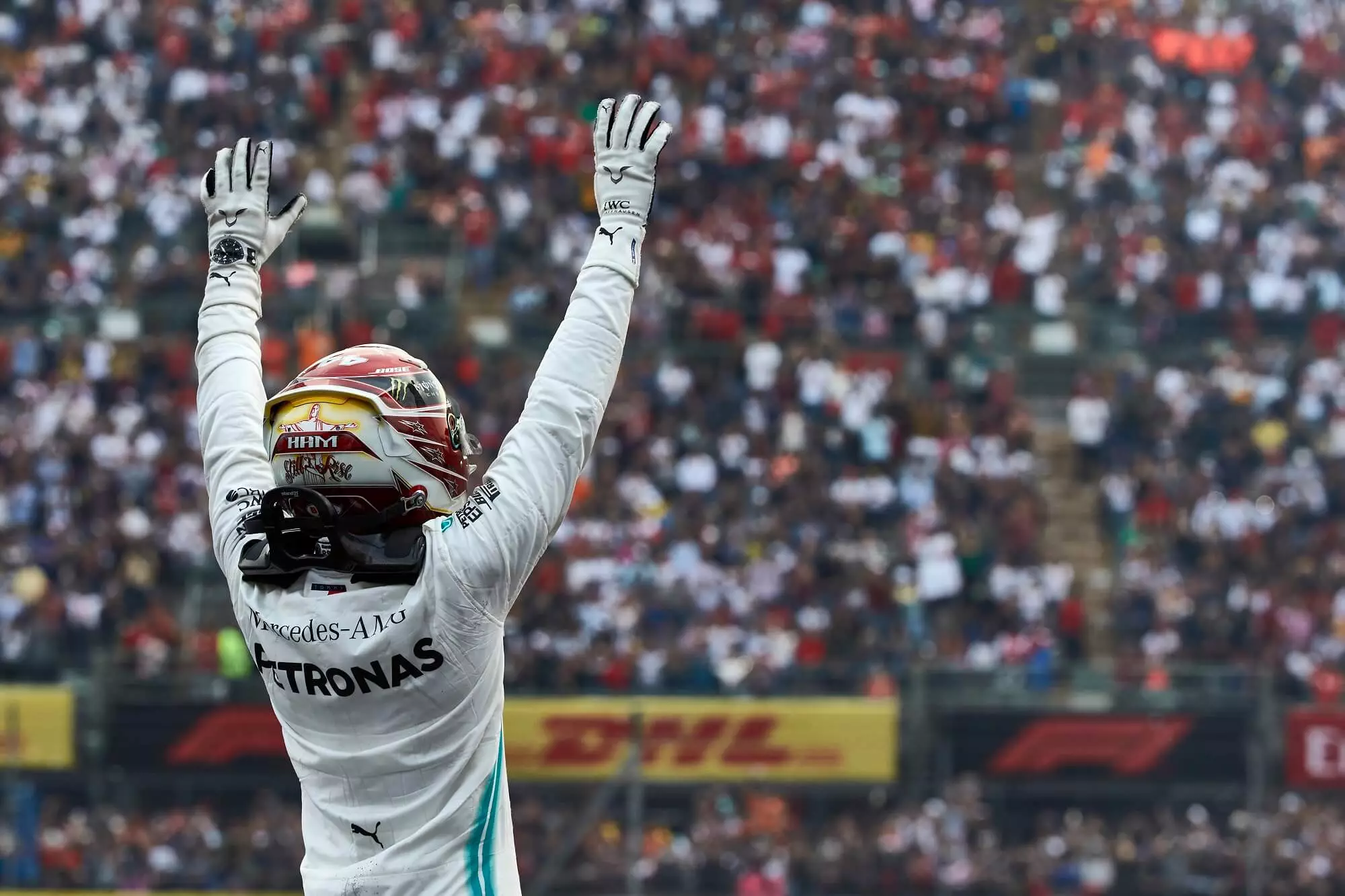 លោក Lewis Hamilton