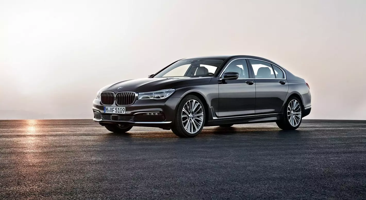 Бмв g11. BMW 7 g11/g12. БМВ 7 седан 2021. БМВ g11 g12. BMW 7er 2017.