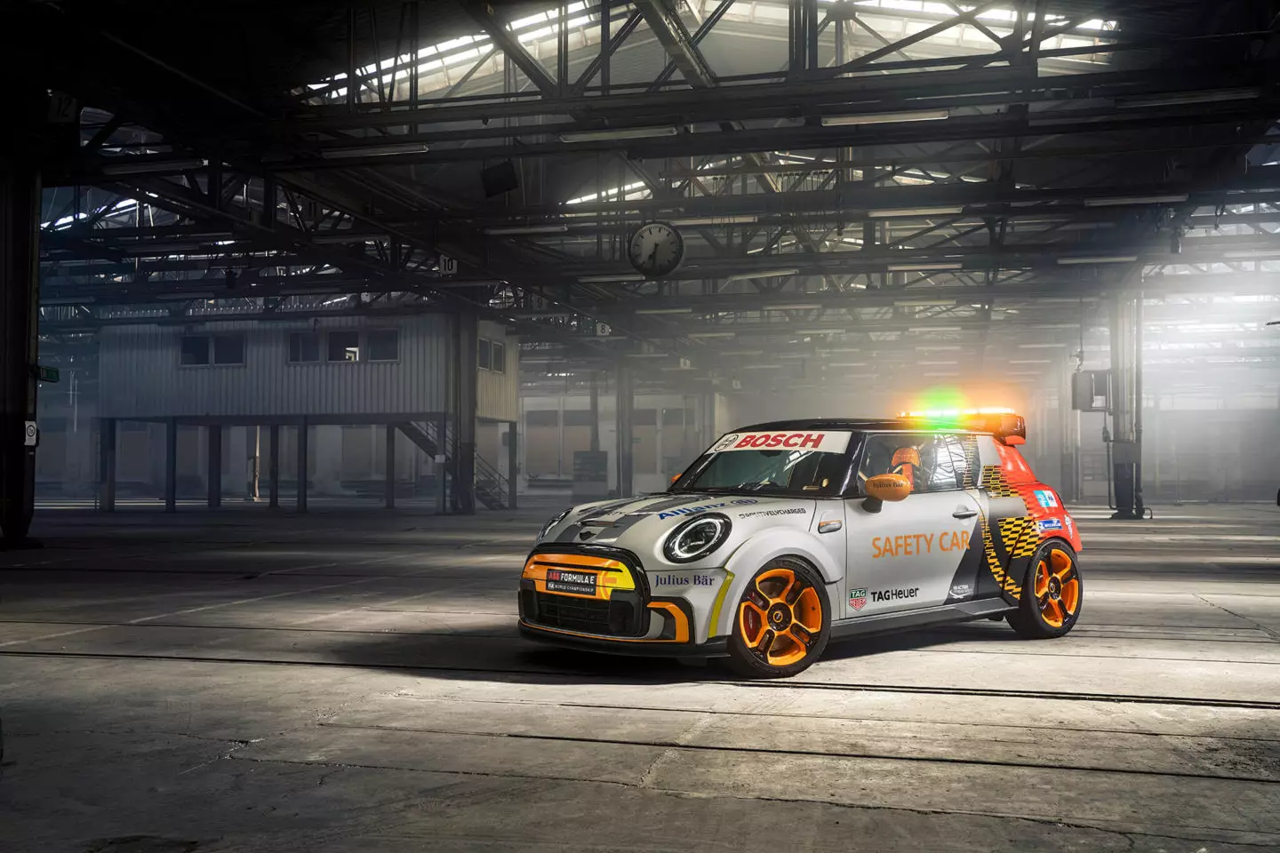 MINI Electric Pacesetter аз ҷониби JCW илҳом гирифта шудааст