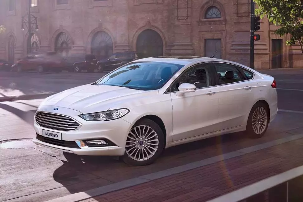 I-Ford Mondeo 2018