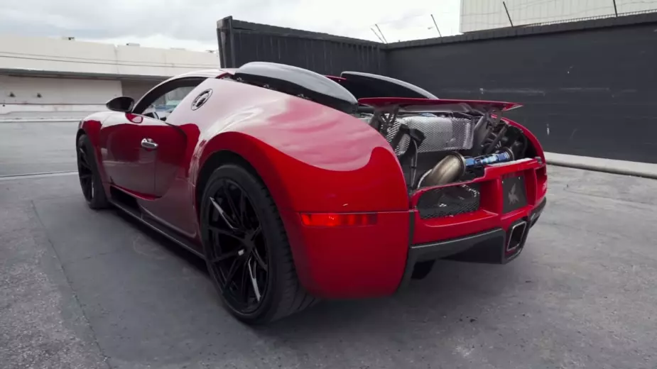 Տիտանի նոր արտանետումը ստիպում է այս Bugatti Veyron-ին «գոռալ»