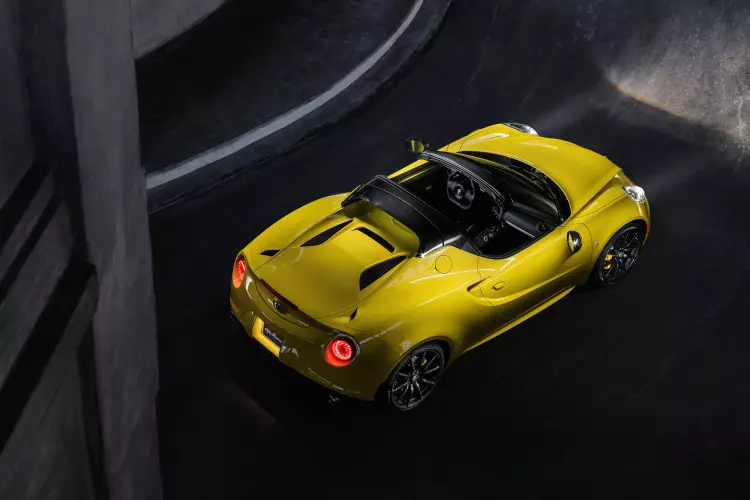 2015-alfa-romeo-4c-edderkop-16-1