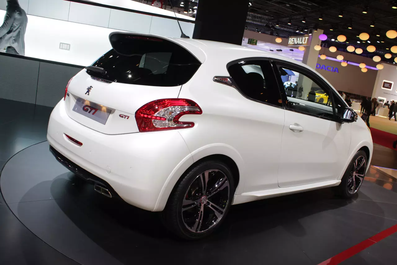 Peugeot 208 GTI |