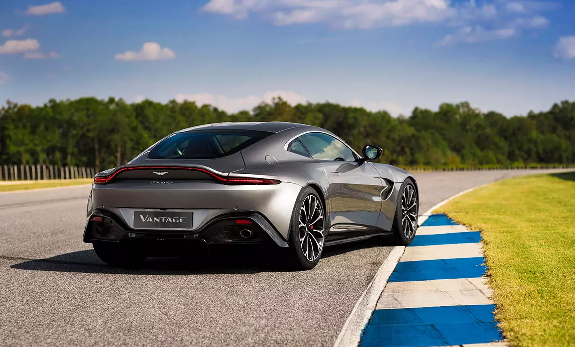 Aston Martin Vantage 2017