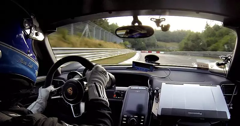 piloto de nurburgring