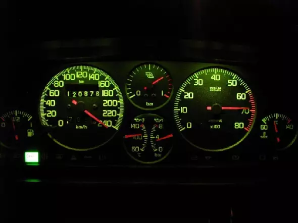 fiat uno turbo i.e. instrument panel, 240 km/h