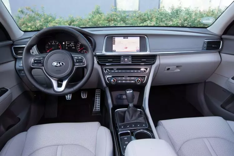 kia-optima-sportwagon-7