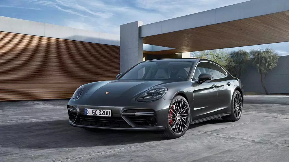 Porsche Panamera kirol-auto onenen artean dagoen luxuzko berlina da 20377_2