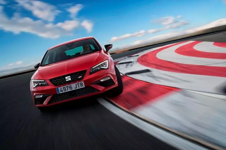 SEAT Leon Cupra paling berkuasa pernah tiba di Portugal pada bulan Mac 20402_1