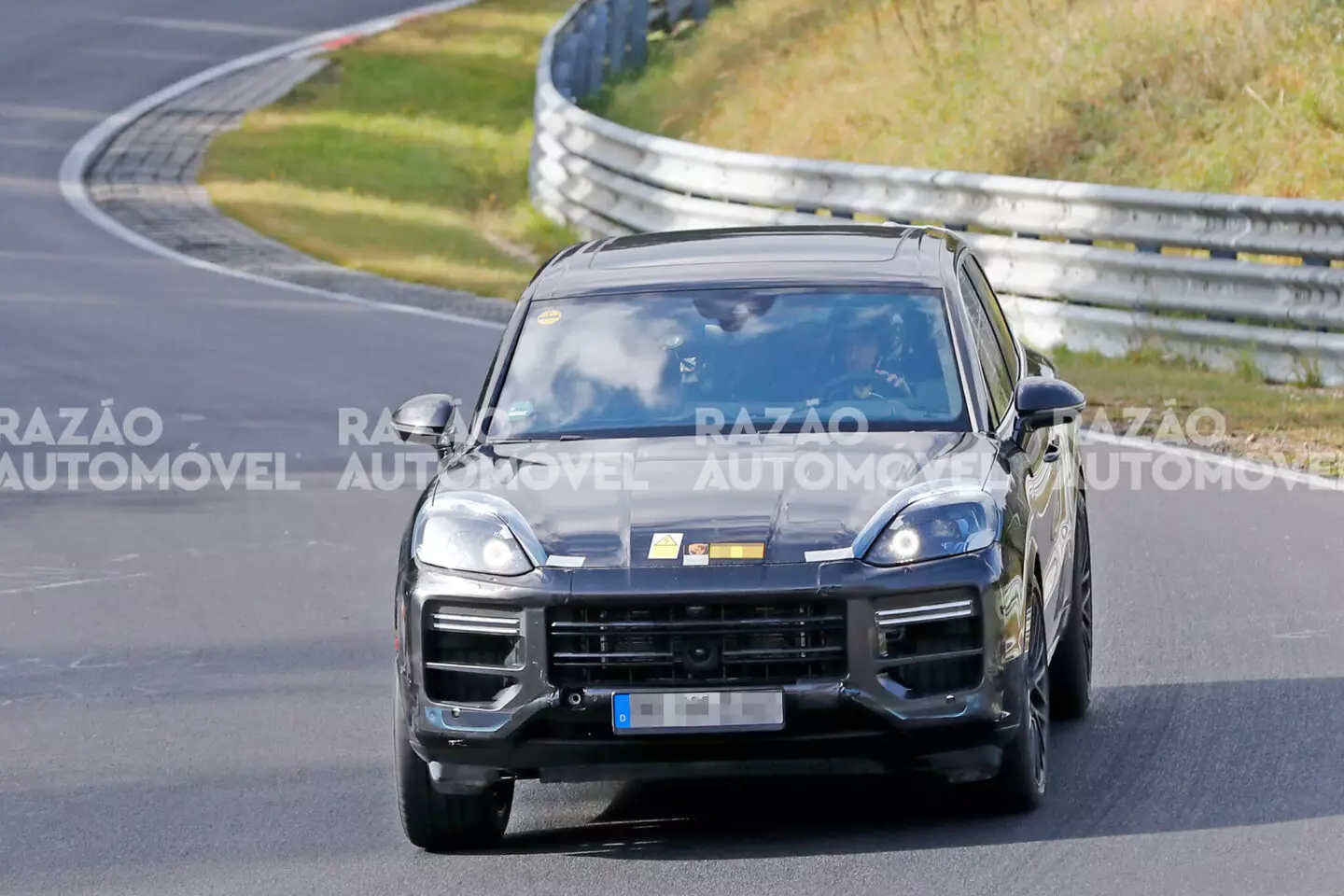 Špionážna fotografia Porsche Cayenne