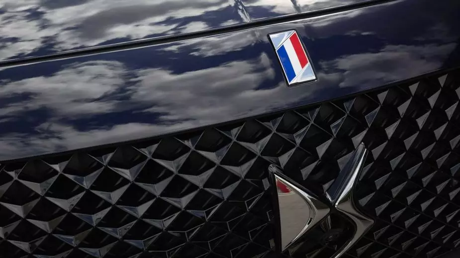 DS 7 Crossback - Emmanuel Macron - detay