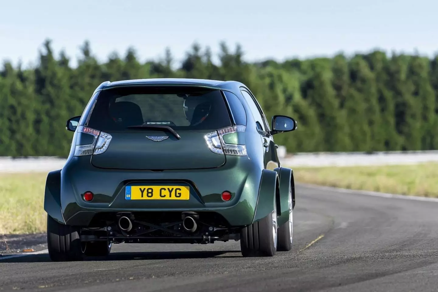 I-Aston Martin Cygnet V8