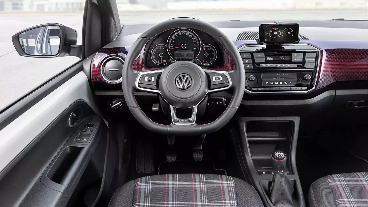 Volkswagen တက်! GTI ပါ။