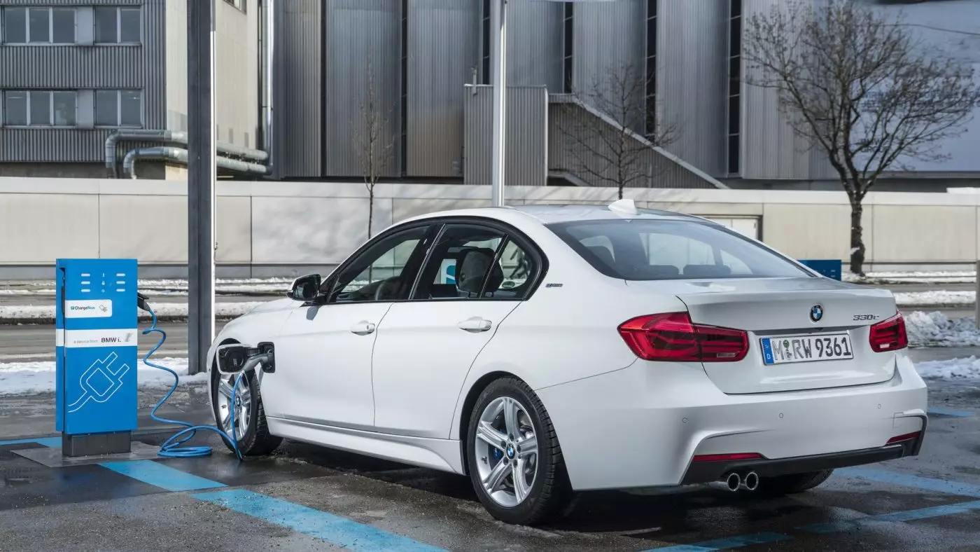 BMW 3-sarjan hybridi