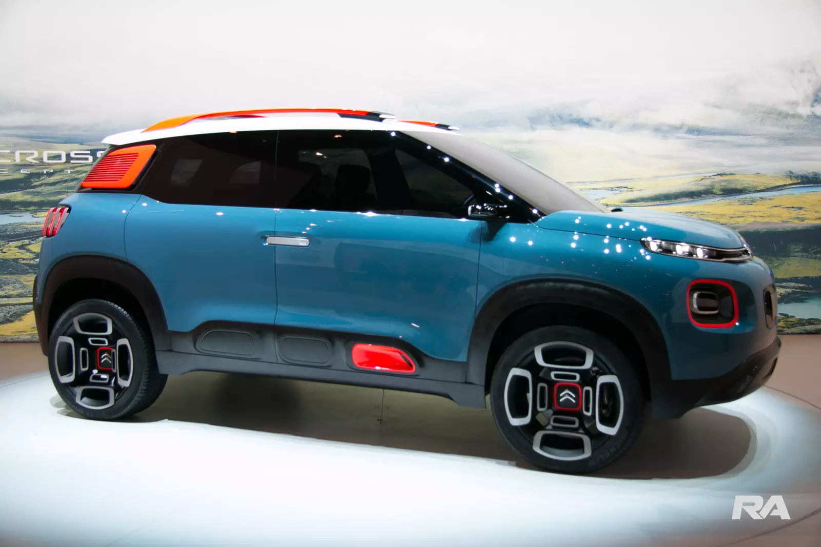 Citroën C-Aircross: pono ea bokamoso ea C3 Picasso