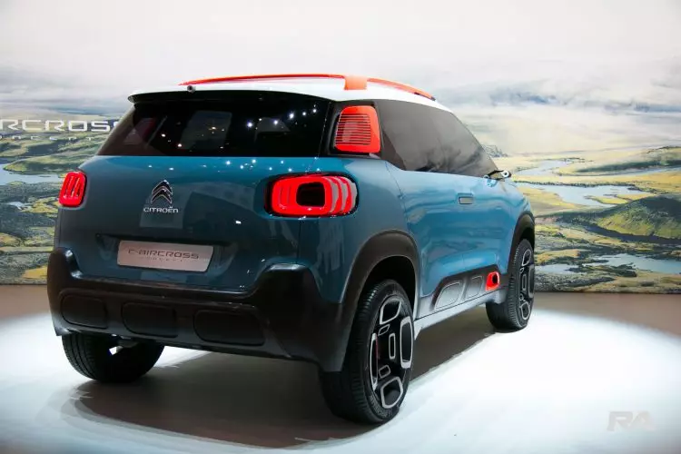 Citroën C-Aircross: C3 Picasso-ның футуристік көрінісі 20490_1