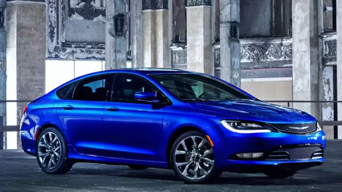 Детройт салоны 2014_ Chrysler 200