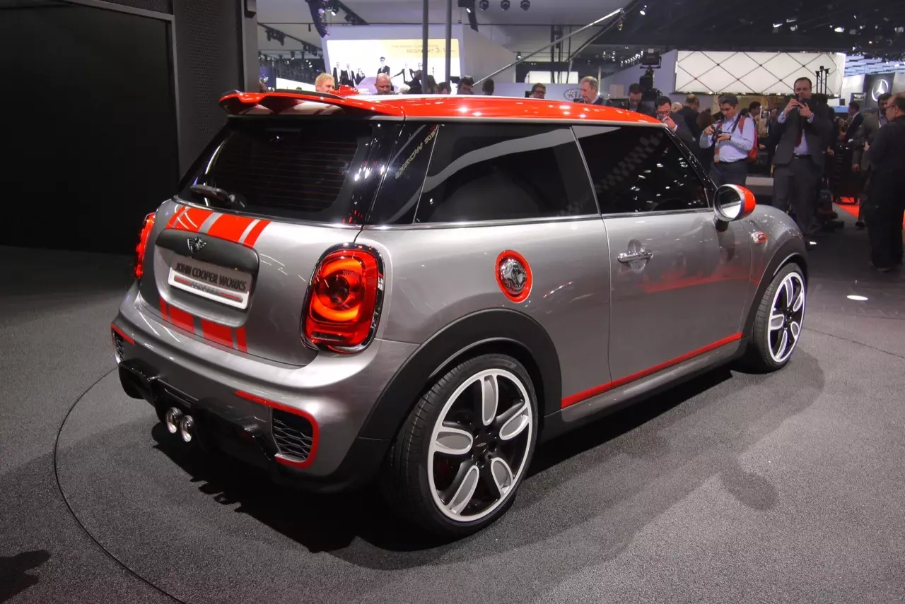 mini-john-cooper-arụ ọrụ