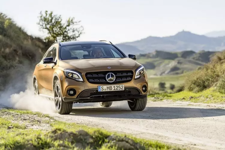 Mercedes-Benz GLA yakavhurwa muDetroit ine chitarisiko chitsva 20619_1