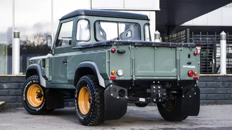 kahn land rover defender 28