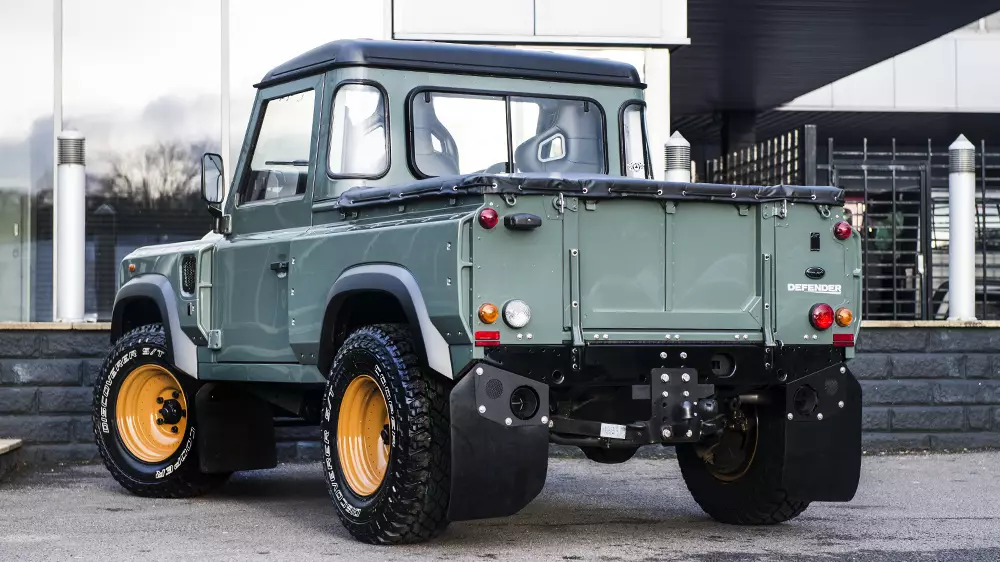 Land Rover Defender nke Kahn Design mere: ọmarịcha ọmarịcha 20627_7