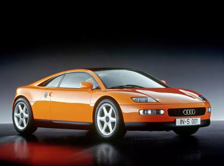 1991-жылы Франкфурттагы IAAда көрсөтүлгөн: Audi quattro Spyder.