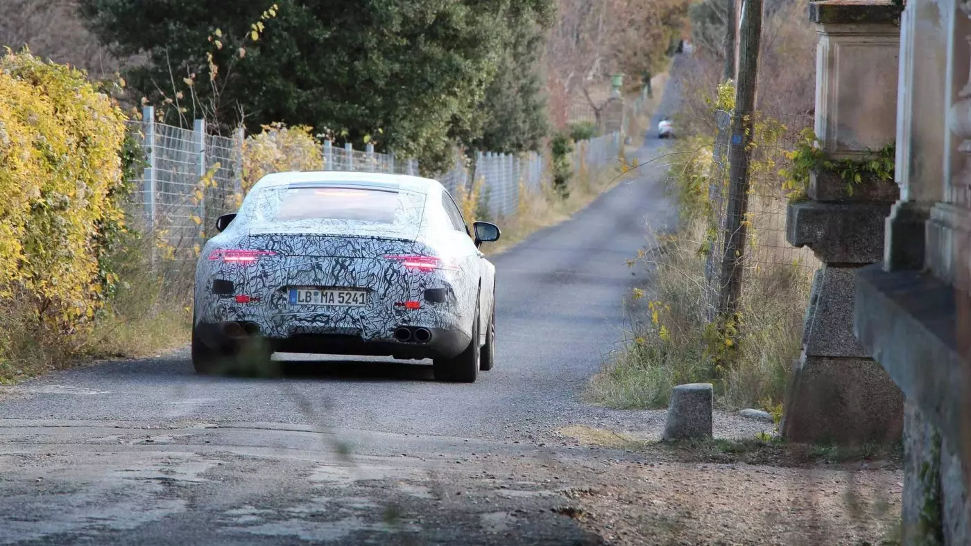 Mercedes-AMG GT Coupé тизер 2018