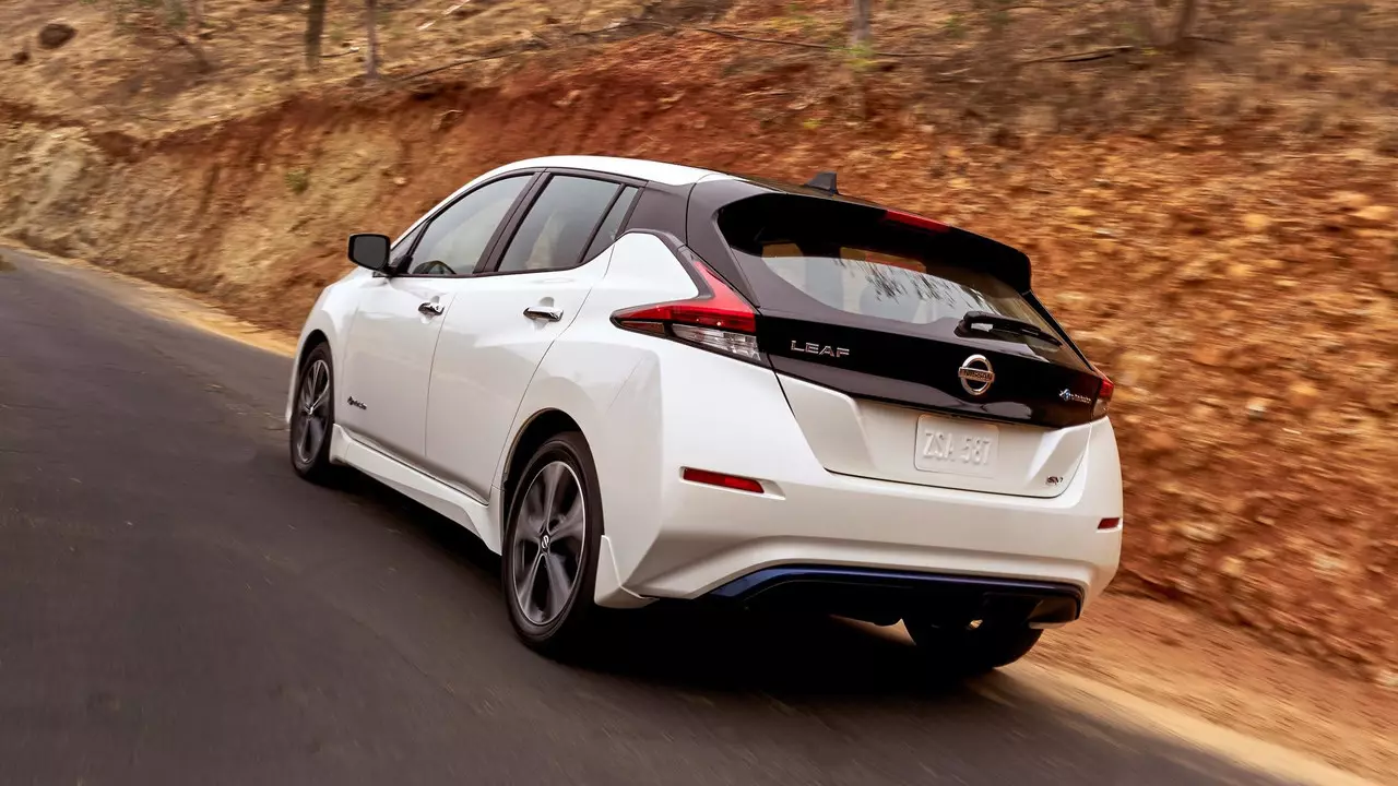 NISSAN LEAF 2018 ПОРТУГАЛ