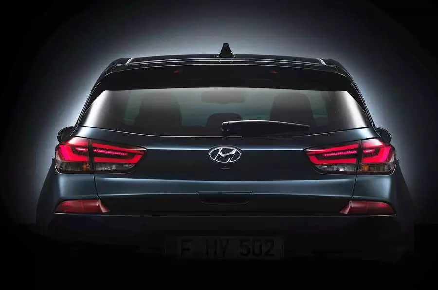 Nýr Hyundai i30 tilbúinn fyrir bílasýninguna í París 20815_1