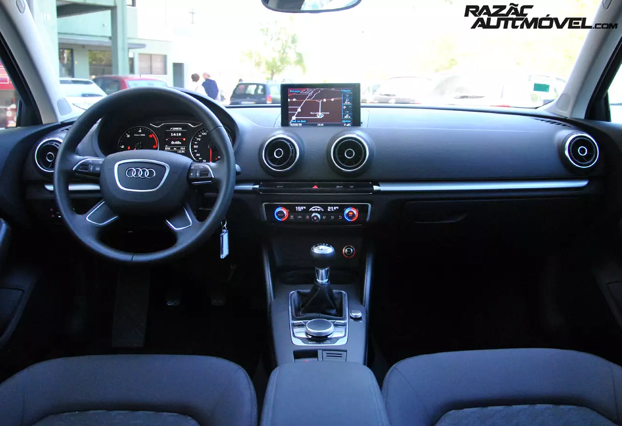 Audi A3 1.6 TDI Sportback: Премиум е, шик е! 20856_2