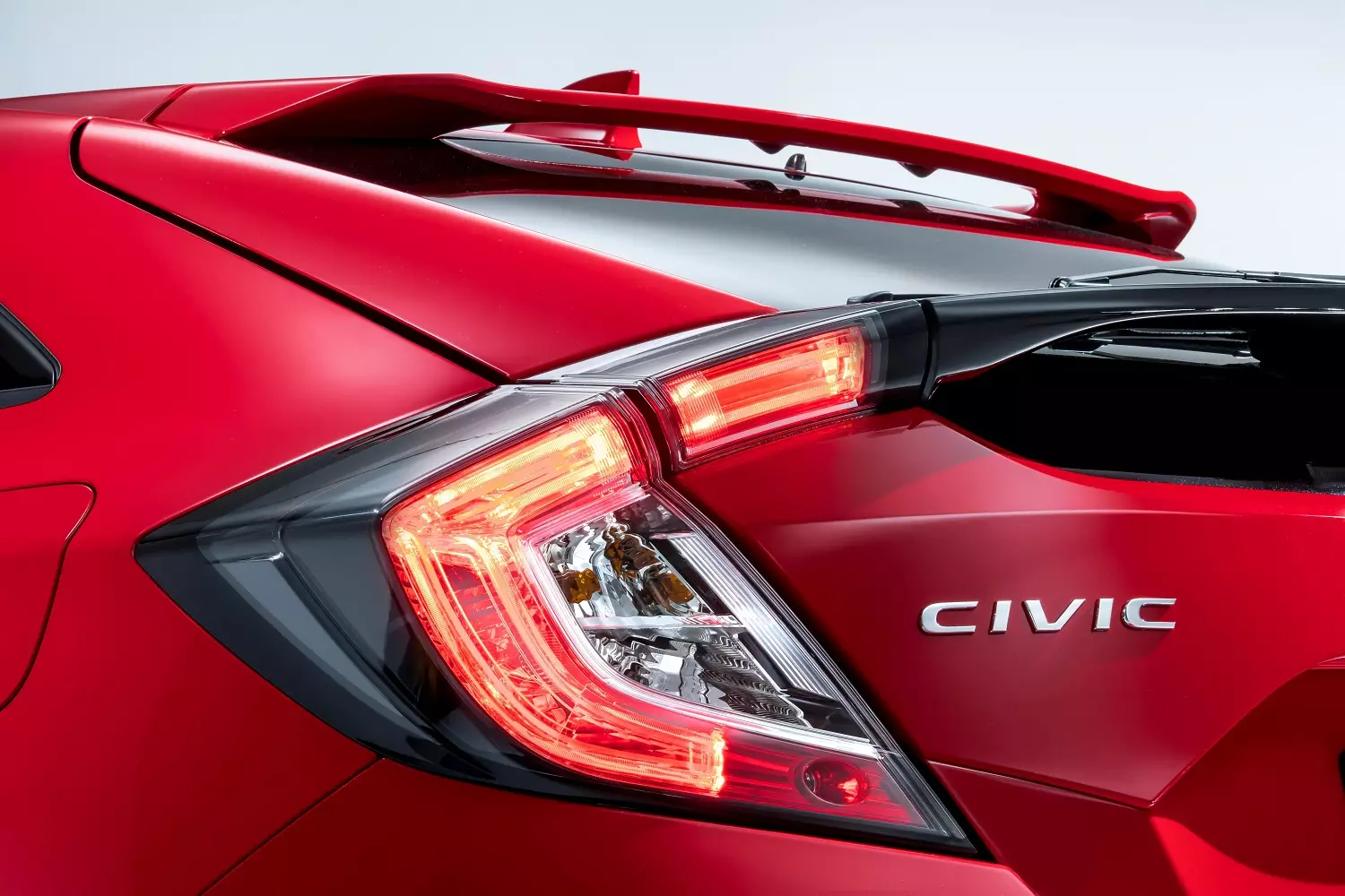 10ویں جنریشن Honda Civic نے پیرس موٹر شو کے لیے تصدیق کر دی ہے۔