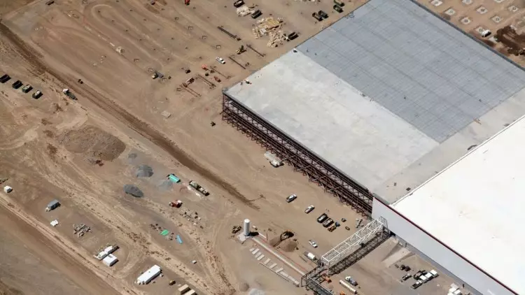 tesla-gigafactory (4)