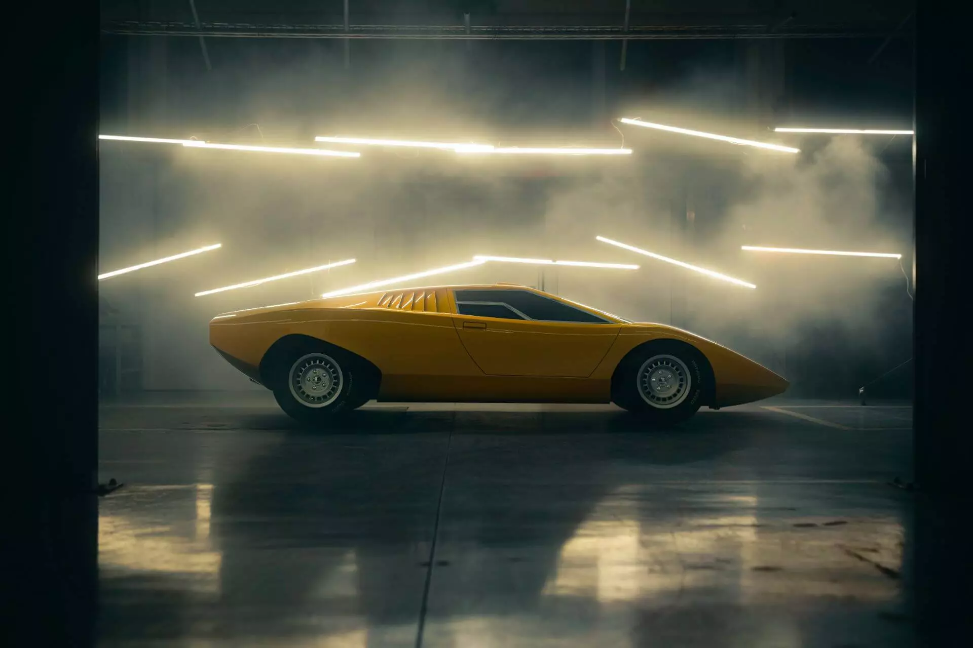 Tom ntej: Lamborghini Countach LP 500