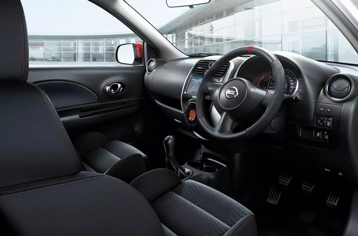 Interno de la Nissan Micra Nismo