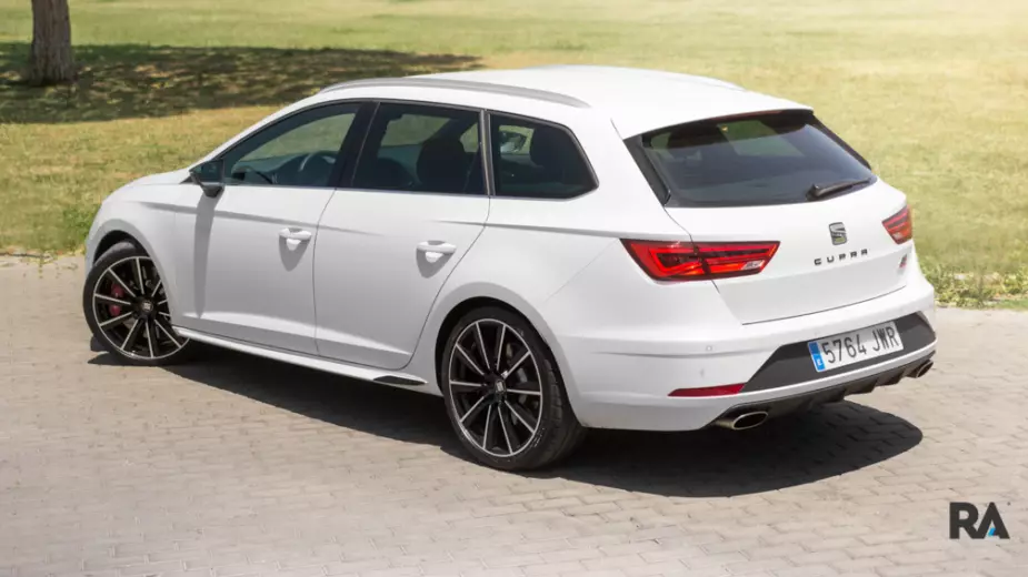 መቀመጫ ሊዮን ST CUPRA 300