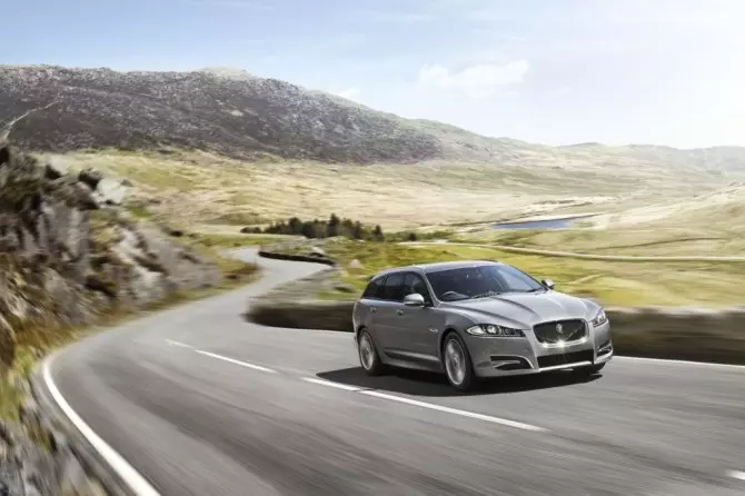 “Jaguar XF R-Sport 5”