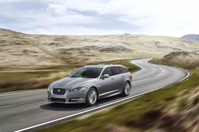 “Jaguar XF R-Sport 4”