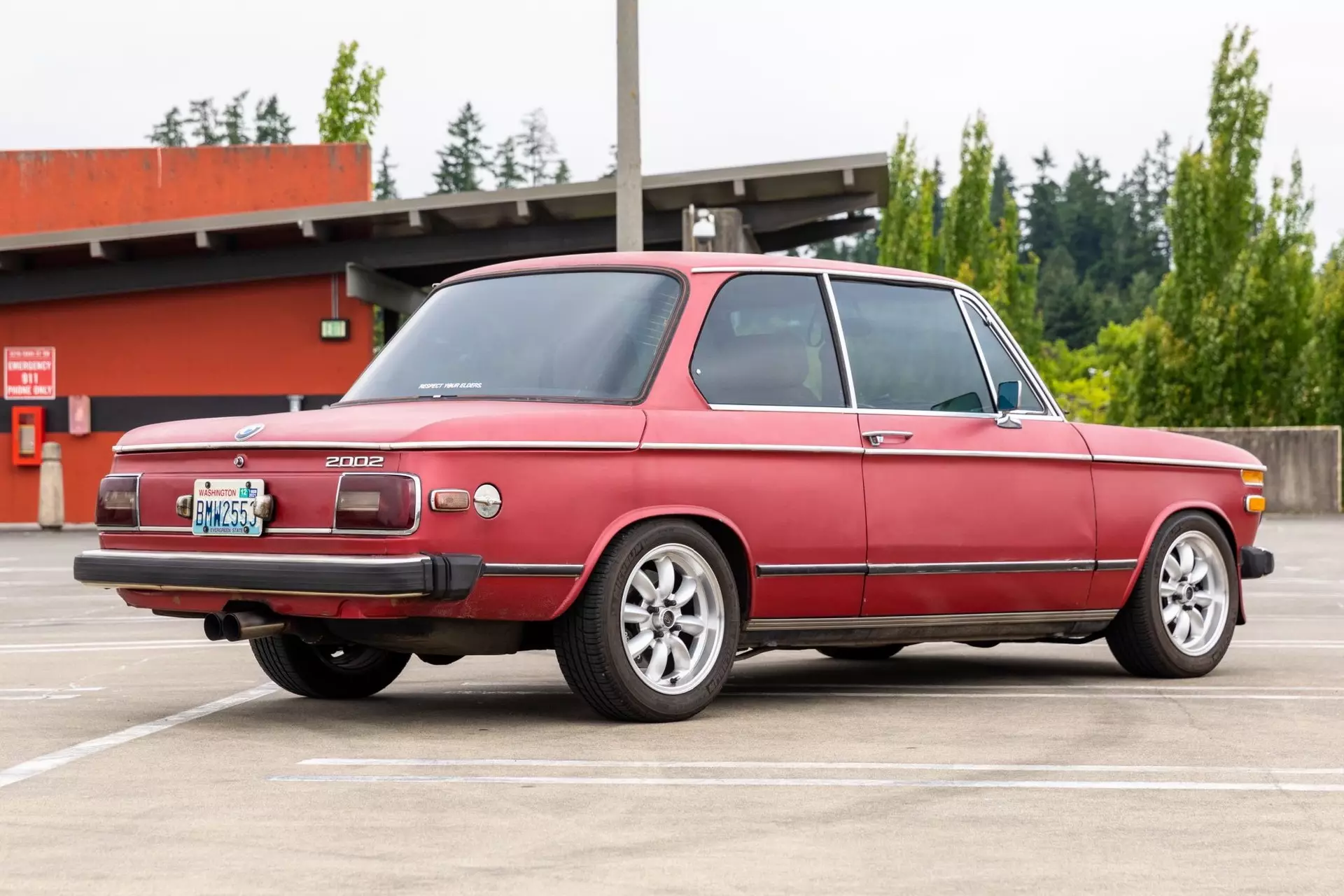 BMW 2002 ៦