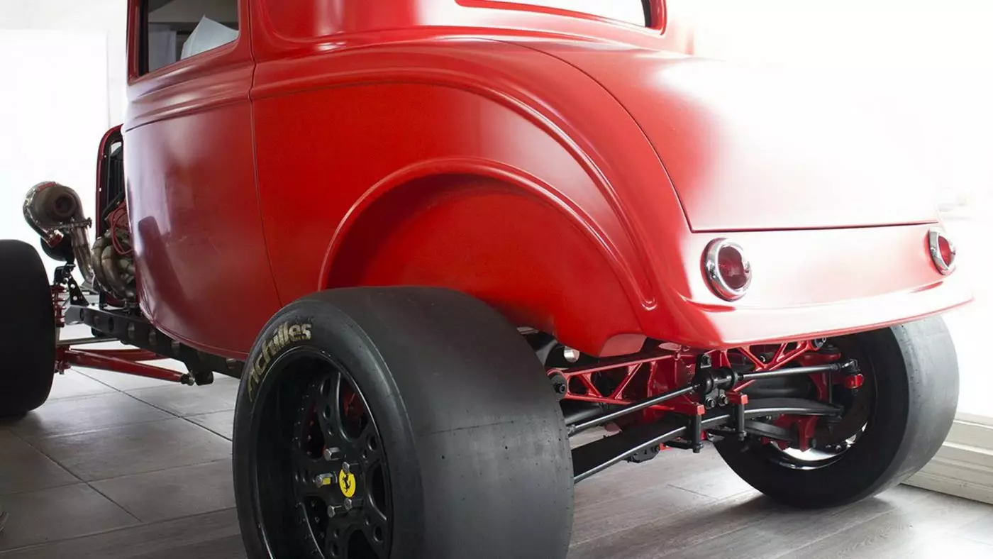 Hot Rod - 1932 Ford miaraka amin'ny Ferrari V8 Twin Turbo