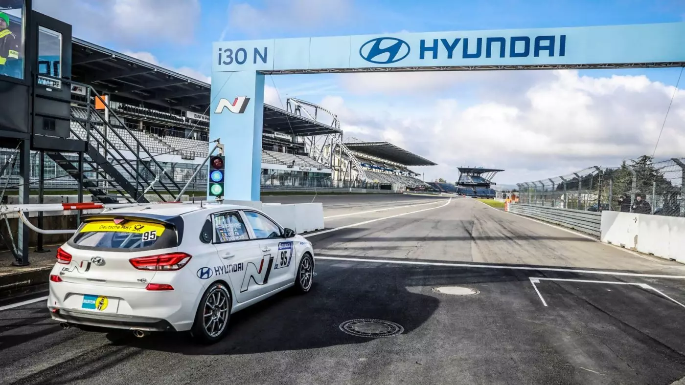 Awanni 24 na Nürburgring, gwajin ƙarshe na Hyundai i30N 21743_2