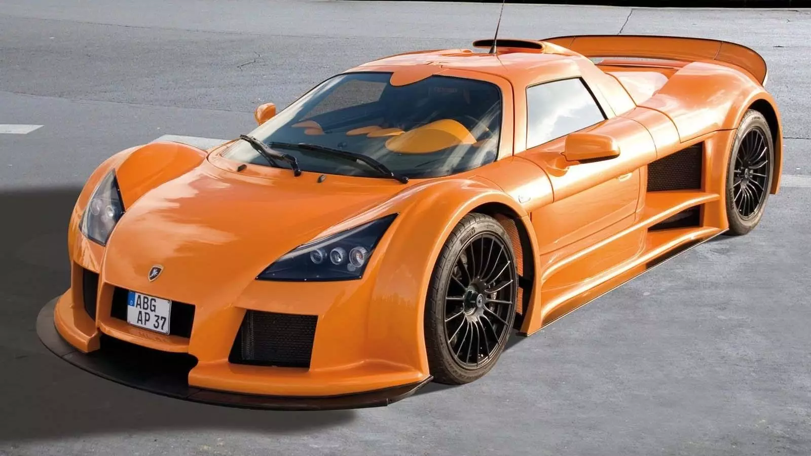 Gumpert Apollon