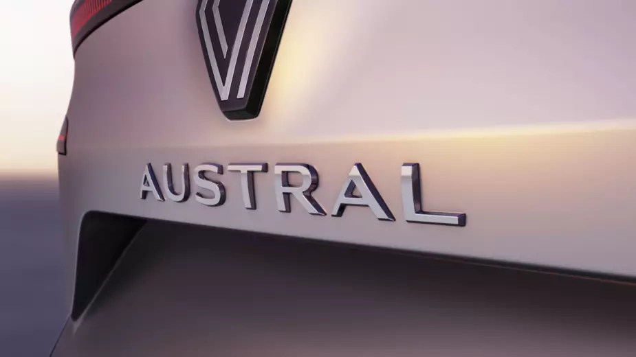 Renault Austral. كادجارنىڭ ۋارىسى دەپ ئاتىلىدۇ