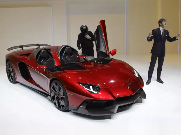 Lamborghini Aventador J představeno v Ženevě 22009_1