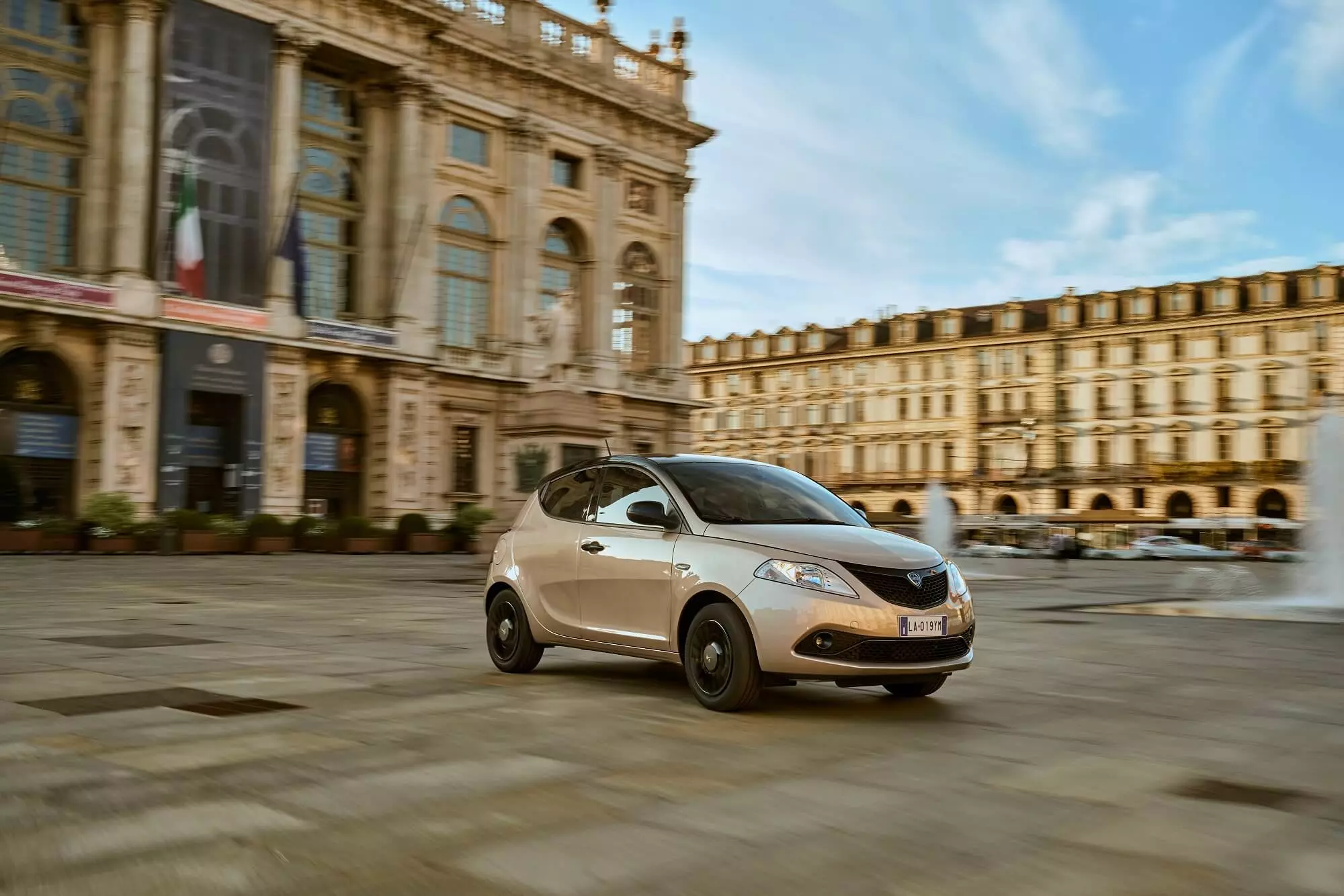 Lancia Ypsilon