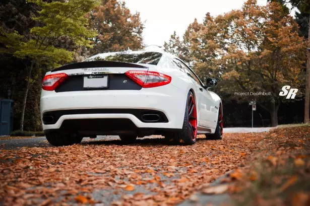 SR Auto Group praneša, kad Maserati GranTurismo Deathbolt perkrautas 22120_1