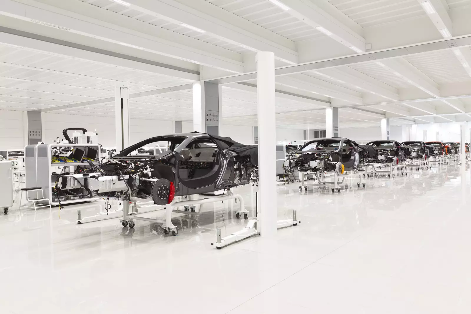 McLaren: New Production uye Initiatives Center 22142_10