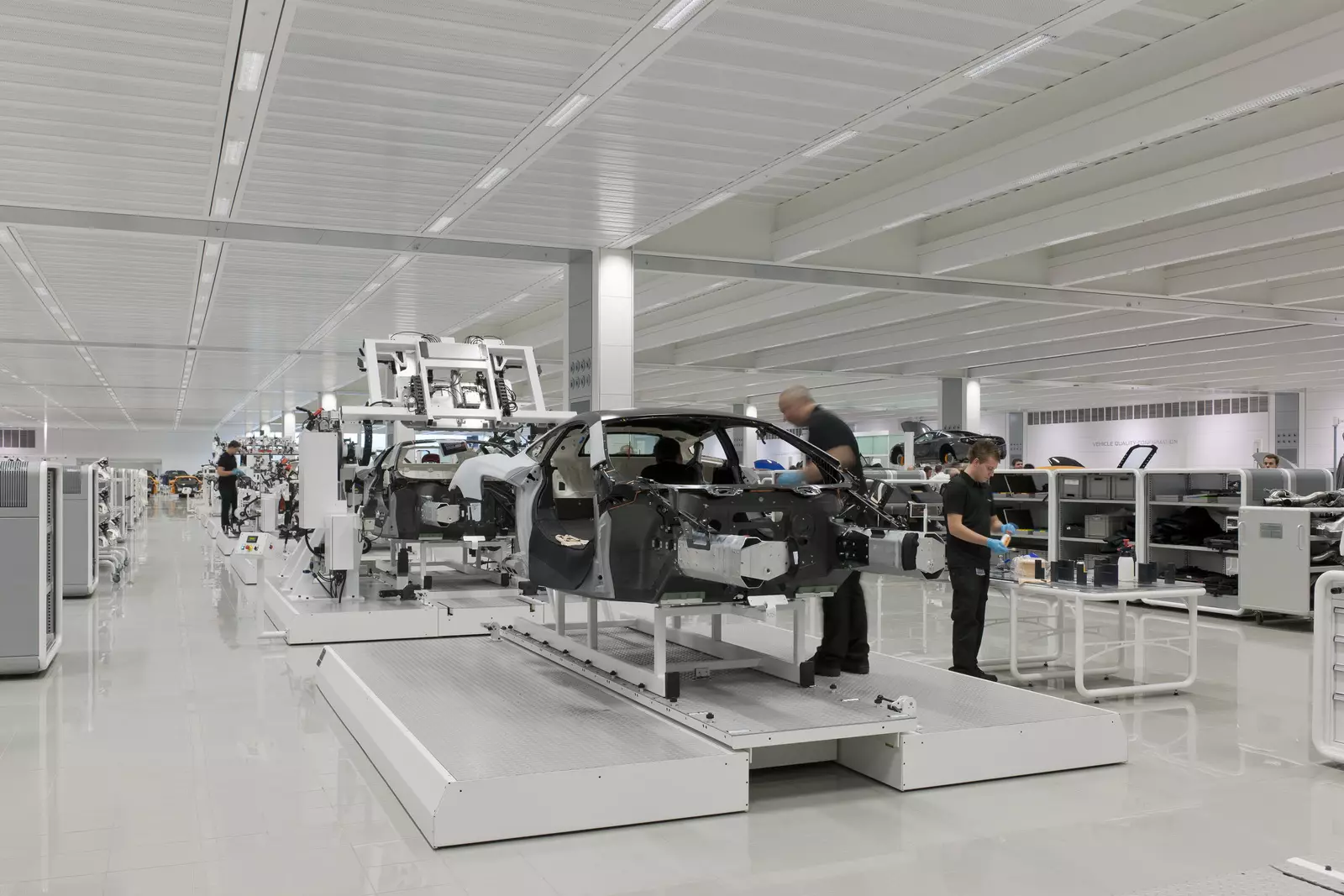 McLaren: Шинэ үйлдвэрлэл, санаачилгын төв 22142_13