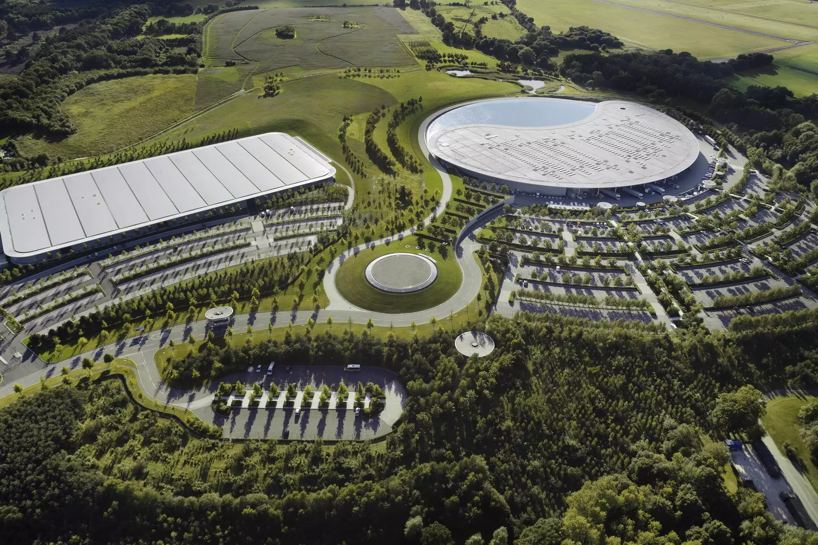 McLaren: New Production and Initiatives Center 22142_4