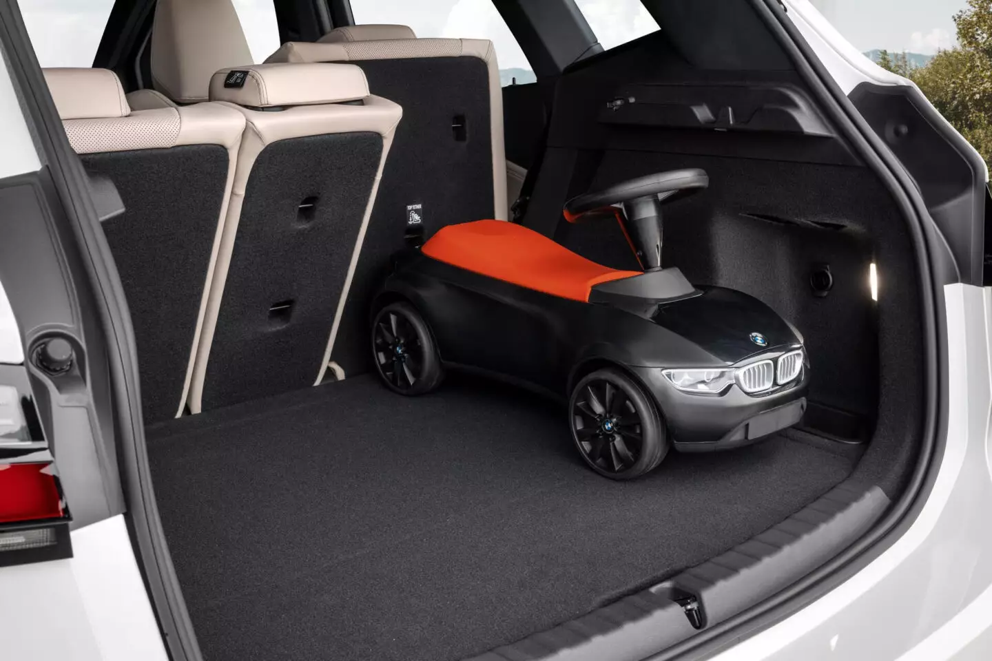 La nouvelle BMW Série 2 Active Tourer est livrée avec une calandre XXL et des versions hybrides rechargeables 2221_3