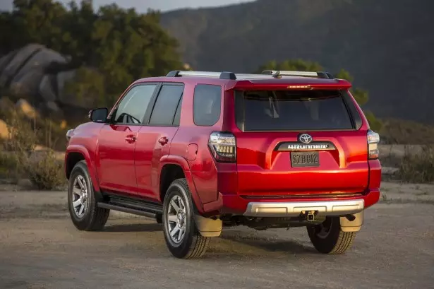 Toyota 4 Runner 2013.jpg7